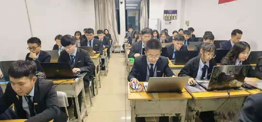 女生學習數據分析后就業前景常見的相關問題