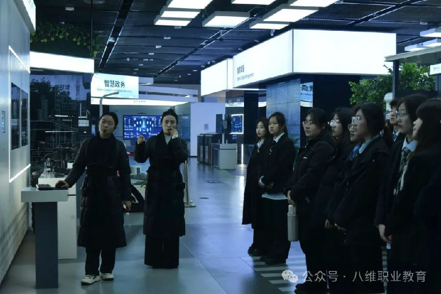 江蘇宿遷八維學校學子走進宿遷智慧生活科技館